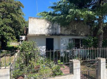 Casa · Casa con Lote a Refaccionar en Llavallol