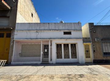 PH de 3 ambientes, Avellaneda · Casa Tipo P. H. Al Frente con Entrada Independiente.