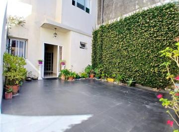 PH de 3 ambientes, Tres de Febrero · Venta - PH 3 Amb Patio Cochera y Tza - Seneca 1995 - S. L