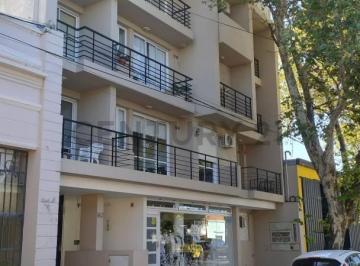 Departamento · 81m² · 3 Ambientes · 1 Cochera · Venta de Amplio Departamento Céntrico en Rafaela