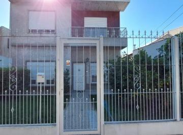 Casa de 4 ambientes, Avellaneda · Casa de 4 Ambientes Para 2 Familias Ubicada en Wilde
