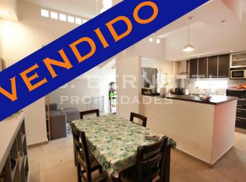 PH de 3 ambientes, Villa Pueyrredón · Tipo Casa 3 Amb - Primer Piso - Patio y Terraza - Excelente