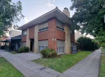 Casa de 4 ambientes, Mar del Plata · En Venta. Chalet de 4 Ambientes Mas Local. Barrio Los Troncos.