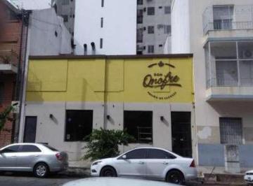 Local comercial · 180m² · 5 Ambientes · Local en Venta - 3 Ambientes 2 Depósitos 3 Baños - 315 m² - Barracas