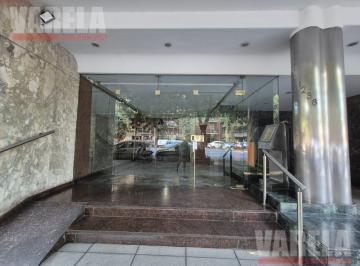 Departamento · 90m² · 4 Ambientes · Reservada - Departamento Semipiso en Venta en Caballito Av Hon