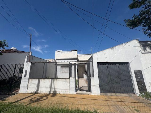 Casa · 126m² · 5 Ambientes · 1 Cochera