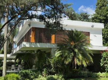 Casa de 6 ambientes, San Isidro · Excelente Casa Racionalista en La Mejor Zona de La Horqueta