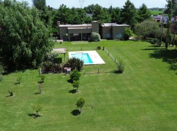 Casa · 195m² · 5 Ambientes · 1 Cochera · Venta Casa 5 Amb Chacras de La Cruz, Lote Al Agua