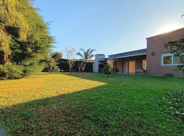 Casa · 150m² · 4 Ambientes · 6 Cocheras · Casa en Venta Manzanares Chico 3 Dorm C/ Escritura