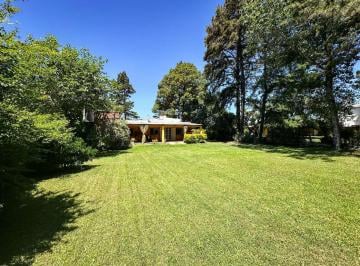 Casa · 188m² · 7 Ambientes · 2 Cocheras · Casa 5 Dorm y Gran Lote Sobre Ruta 1 Km 5 Rincón