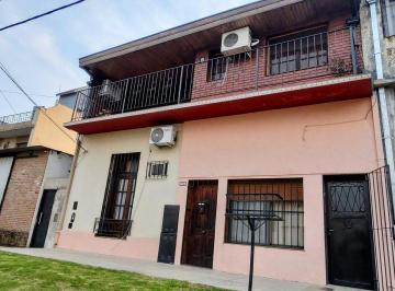 Casa · 226m² · 4 Ambientes · Venta 2 Casas Pa/pb Gerli Fondo Libre Lote Propio