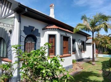 Casa · 260m² · 6 Ambientes · 4 Cocheras · Venta Casa 3 Dorm.. Jardín y Pileta. Alberdi