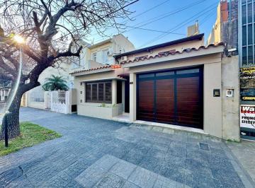 Casa · 178m² · 4 Ambientes · 1 Cochera · Se Vende Casa en B° Candioti J. del Campillo 2100
