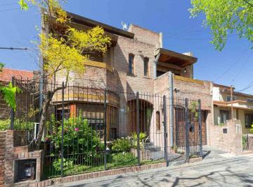 Casa · 321m² · 5 Ambientes · 2 Cocheras · Venta Casa 5 Amb. Pileta Cochera Jardín San Isidro