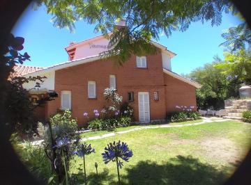 Casa · 314m² · 12 Ambientes · 2 Cocheras · Venta Casa 4 Dorm Cabana con Casa 2 Dorm Pileta