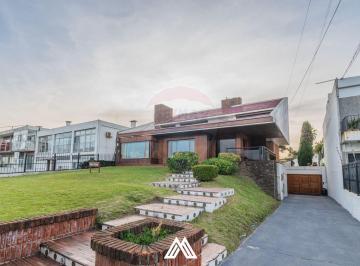 Casa · 687m² · 8 Ambientes · 6 Cocheras · Venta Casa Rambla Carrasco 5 Dorm Piscina Barbacoa