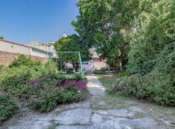 Casa · 245m² · 8 Ambientes · Venta 2 Propiedades Sobre Lote de 423 M&sup2;!