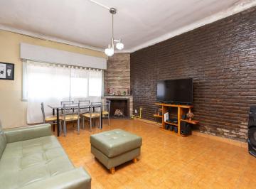 Casa · 222m² · 5 Ambientes · 1 Cochera · Venta Casa 4amb + Depto 3amb + Local /loma Hermosa