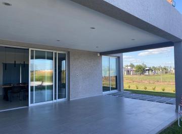 Casa · 110m² · 2 Ambientes · Se Vende Casa en Pergamino con Pileta