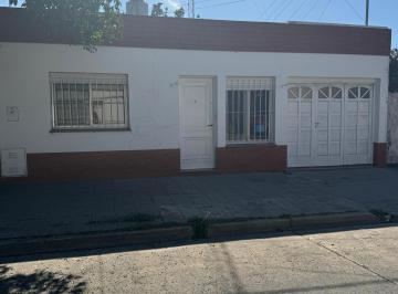 Casa · 70m² · 3 Ambientes · 1 Cochera · Casa en Venta en Pergamino con Cochera