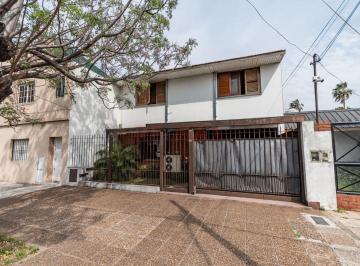 Casa · 160m² · 4 Ambientes · 2 Cocheras · Venta Casa 4 Amb - Quincho, Jardín, Cochera - Lanús