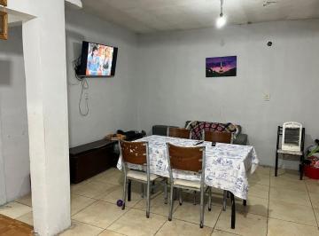 Departamento · 200m² · 3 Ambientes · Venta Casa con 2 Locales en Pb y 2 Deptos en Pa