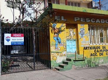 Casa · 185m² · 8 Ambientes · 1 Cochera · Casa en Venta Catamarca 127 con Local Comercial.