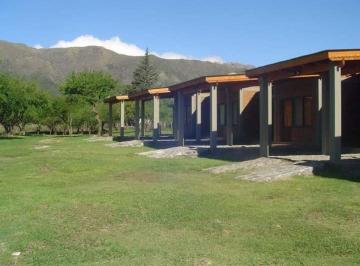 Casa · 438m² · 8 Ambientes · 5 Cocheras · Venta de Cabañas en Cortadera Merlo con Pileta