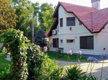 Quinta vacacional · 192m² · 5 Dormitorios · 1 Cochera · Venta Casa Quinta en Moreno - Inversión - Vivienda