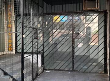 Local comercial · 60m² · 3 Ambientes · 1 Cochera · Local en Venta - 1 Salón 2 Baños - Probadores - Cochera - 60 m² - San Cristóbal