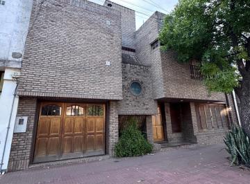PH · 169m² · 7 Ambientes · 1 Cochera · PH en Barrio Microcentro