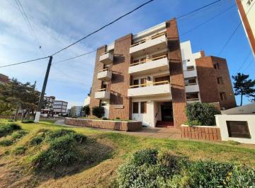 Departamento de 3 ambientes, Villa Gesell · Amplio Departamento Zona Sur con Cochera y Vista Al Mar