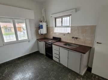 Departamento · 1 Dormitorio · PH 2 Amb. con Patio - Magallanes y E. Echeverría, Las Avs