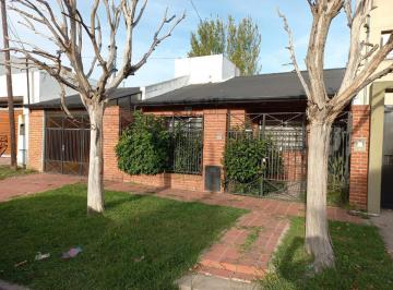 Casa · 96m² · 3 Ambientes · 1 Cochera · Casa - Manuel B Gonnet