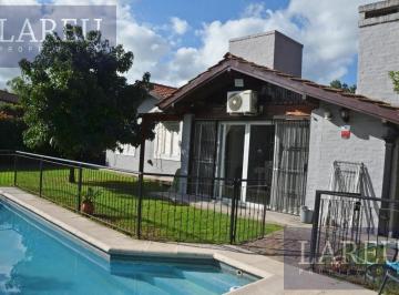 Casa · 180m² · 5 Ambientes · 6 Cocheras · Casa en Mapuche Country Club, Pilar
