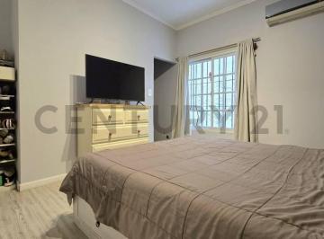 Casa · 115m² · 4 Ambientes · 1 Cochera · Venta Casa en Lote Propio 4 Ambientes con Garage
