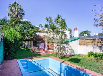 Casa · 568m² · 6 Ambientes · 2 Cocheras · Casa en Venta Pueblo Esther Muy Cercana a La Costanera