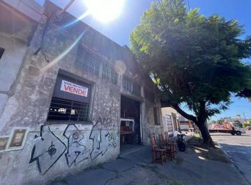 Local comercial · 151m² · Alquiler Local - Moron
