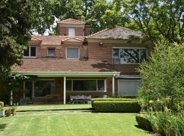 Casa · 750m² · 6 Ambientes · Casa Chalet en Venta en Lomas de San Isidro, San Isidro, G. B. a. Zona Norte