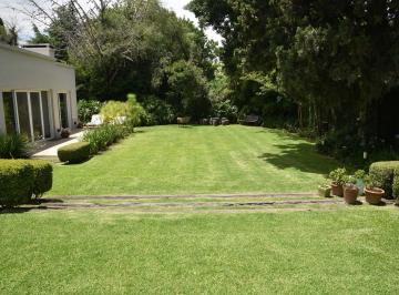 Casa · 750m² · 6 Ambientes · Casa Chalet en Venta en Lomas de San Isidro, San Isidro, G. B. a. Zona Norte