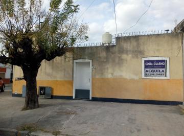 PH de 3 ambientes, La Matanza · PH de 3 Ambientes con Patio Ubicado en Esquina Jujuy y Gavilán
