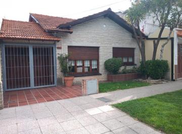 Casa · 85m² · 3 Ambientes · 1 Cochera · Casa en La Perla Norte