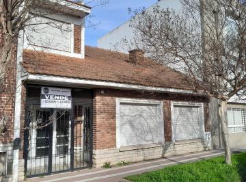 Casa · 110m² · 3 Ambientes · 1 Cochera · Casa en San José