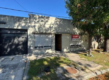 Casa · 88m² · 4 Ambientes · 1 Cochera · Casa en Ensenada