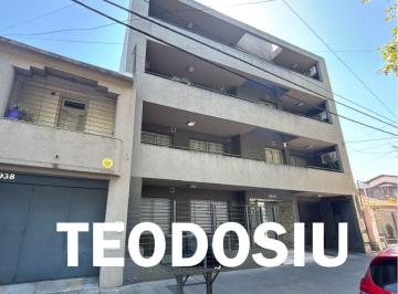 Departamento de 3 ambientes, Lomas de Zamora · Hermoso 3 Ambientes con Cochera! // Apto Crédito