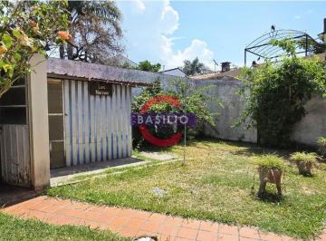 Casa · 57m² · 3 Ambientes · 2 Cocheras · Casa 3 Ambientes a Reciclar con Jardín y Doble Cochera en Villa Adelina