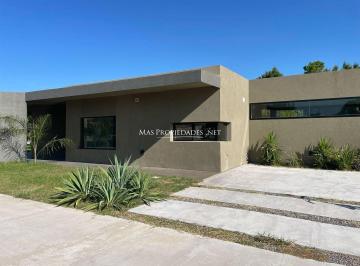 Casa · 192m² · 4 Ambientes · 2 Cocheras · Casa en Venta en Canning Barrio Malibu
