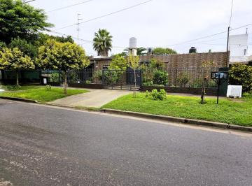 Casa · 120m² · 4 Ambientes · 1 Cochera · Sobre Armada Argentina - Casa de 3 Dorm. - Ideal Local Comercial