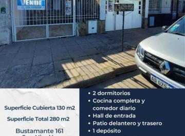 Casa · 130m² · 3 Ambientes · 1 Cochera · Casa de 2 Dorm. en Bustamante 161