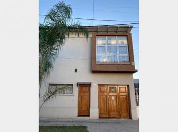 PH · 140m² · 4 Ambientes · 1 Cochera · PH en Venta en Ramos Mejia